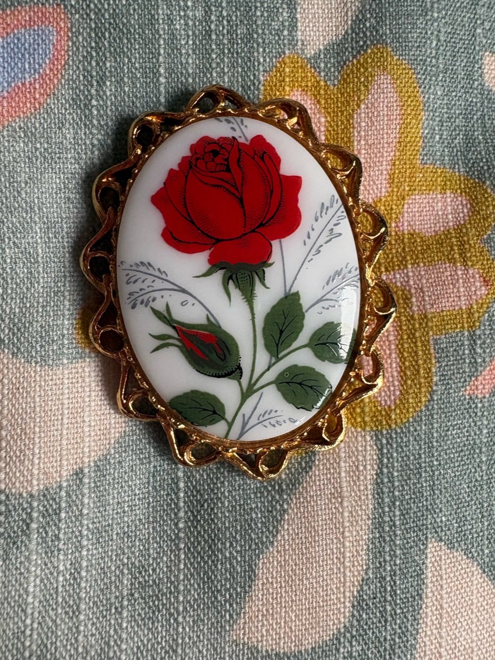Vintage Red Rose Gold Tone Oval Brooch Pin Floral Cottagecore